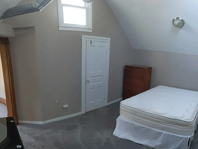 1335 Hill St — Photo 10