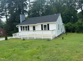 902 Roanoke Ave, Henderson, NC 27536