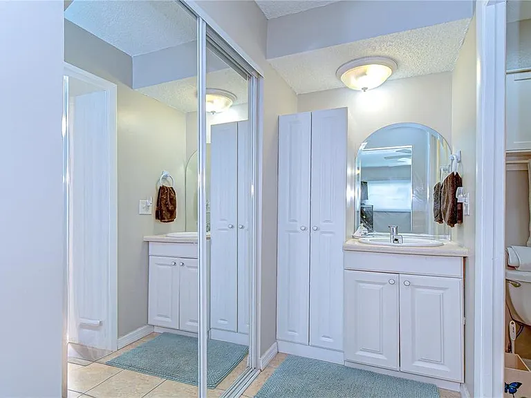 13870 Oakwood Ln — Photo 20