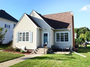 704 Decorah Ave, Decorah, IA 52101