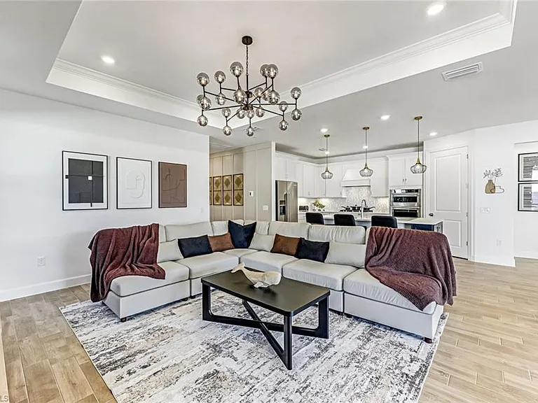 20530 Pebble Glen Dr — Photo 4