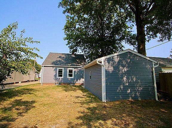 4th image of 30120 Robert St
