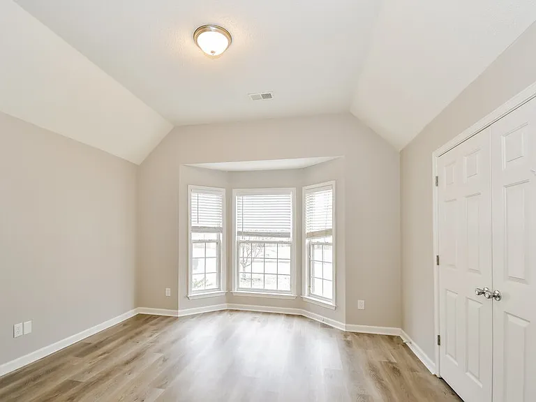 4480 Glenchase Dr — Photo 10