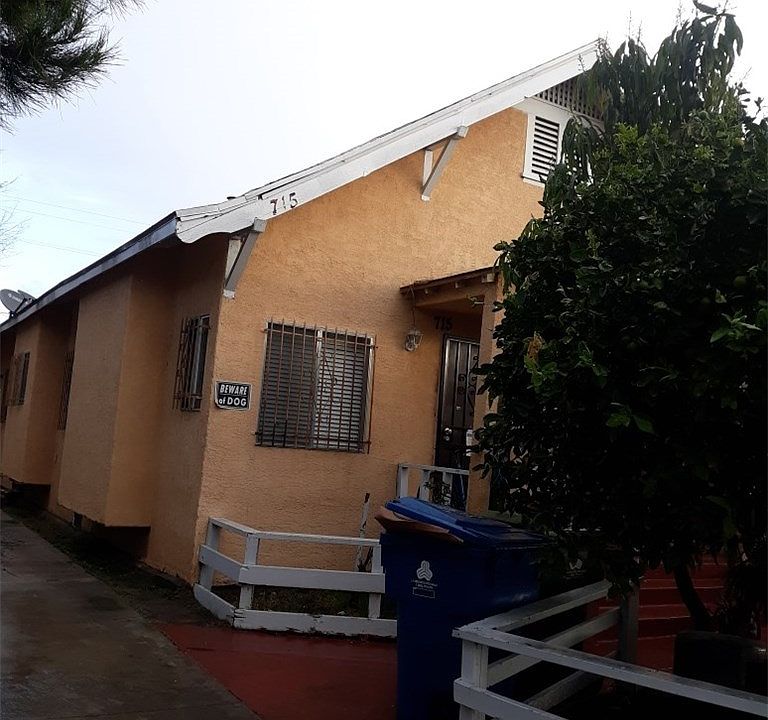 1st image of 713 W 41st Dr