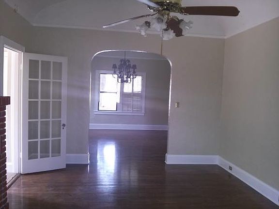 5th image of 402 Benson Dr