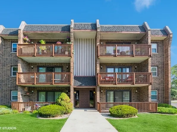 3704 215th St APT 206, Matteson, IL 60443