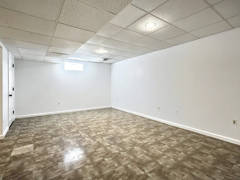 1676 Taylor Dr — Photo 29
