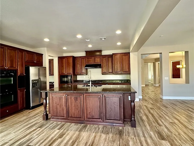 1220 Olivia Pkwy — Photo 3