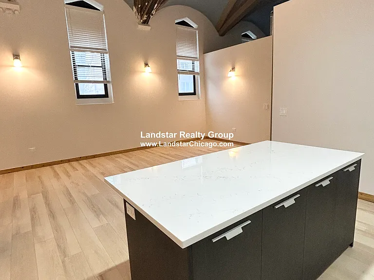 4600 S Ellis Ave #110 — Photo 6