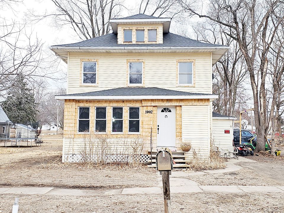 1st image of 1002 Locust St