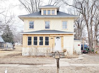 1002 Locust St, Thomson, IL 61285