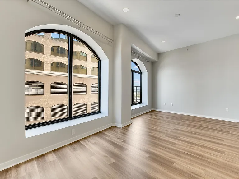 507 Sabine St #709 — Photo 6