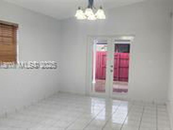2574 W 71st Pl