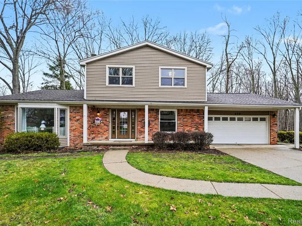 609 Westover Pass, Grand Blanc, MI 48439