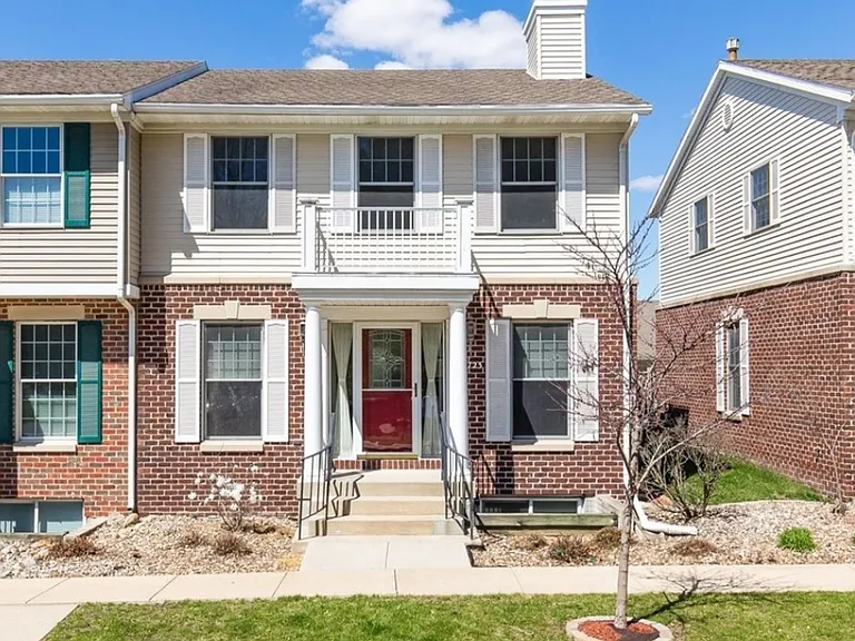 2723 Hampton St — Photo 1