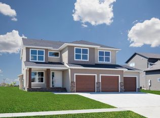 3611 Houkom Dr E, West Fargo, ND