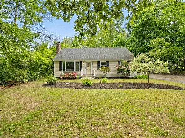 40 Fisher St, Taunton, MA 02780