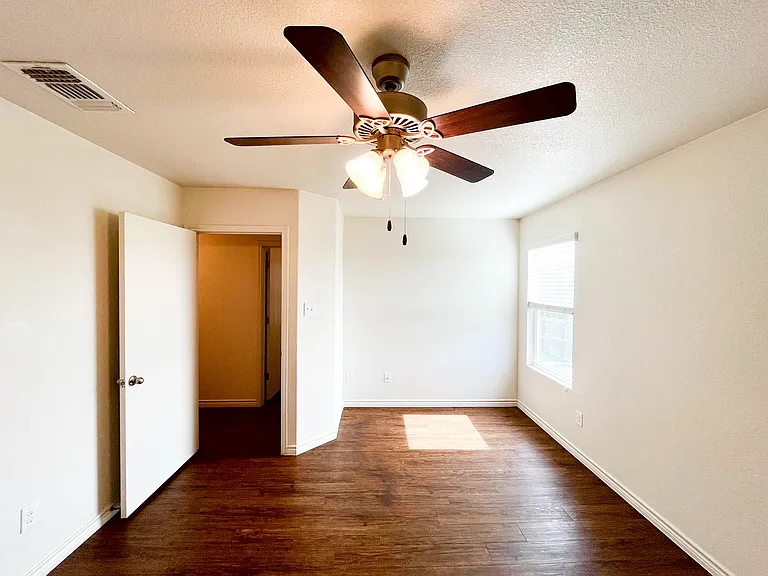 1509 Justin Loop #A — Photo 26