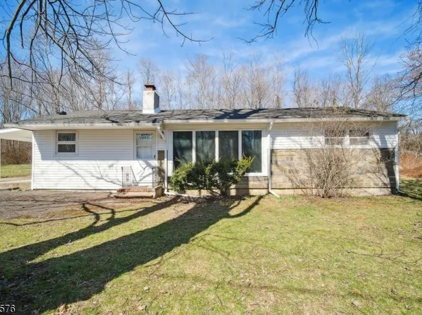 61 Adams St, Mansfield Twp., NJ 07865