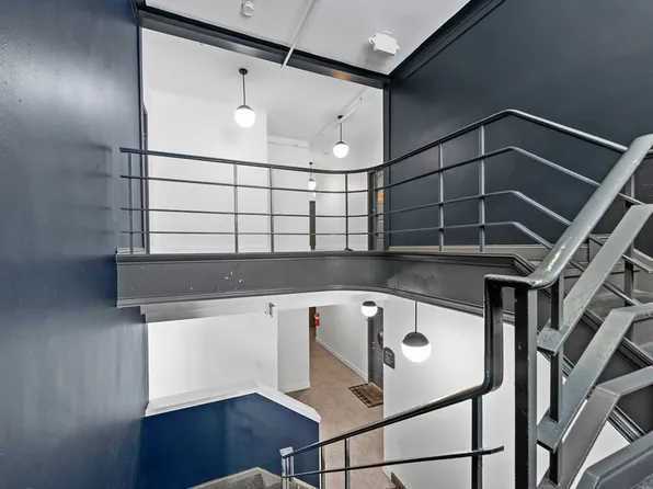 4242 Lindell