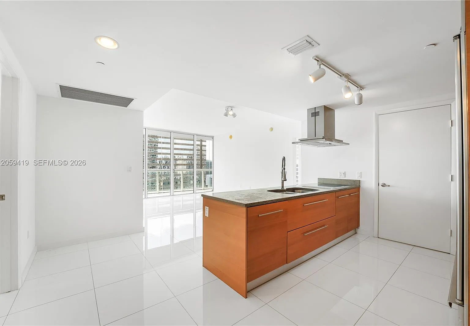 Icon Brickell No Two — Photo 2