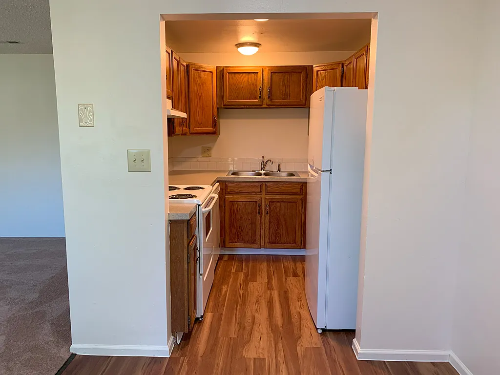 2330 Wedgewood Ave — Photo 3