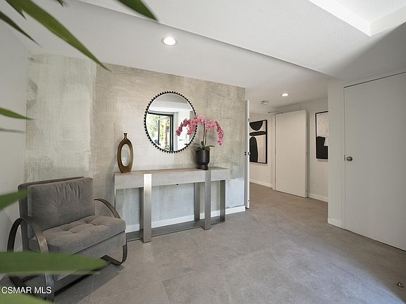 4th image of 4706 Park Encino Ln Unit 324