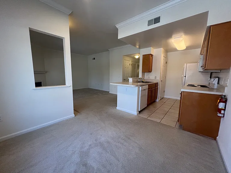 942 Oakwood Ave — Photo 7