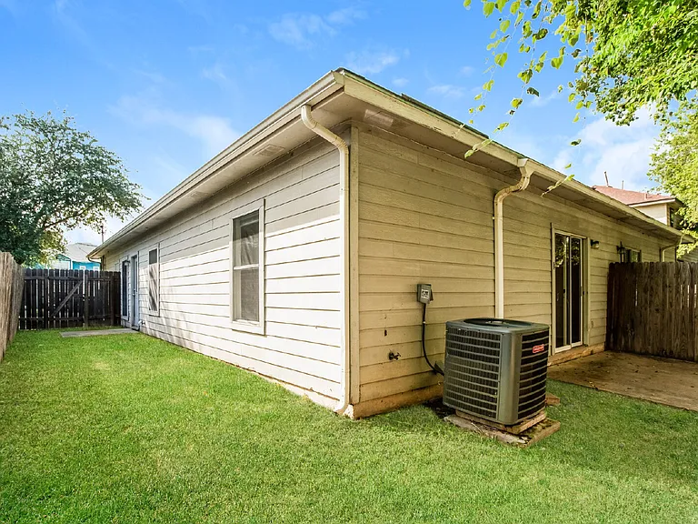 1705 Constantino Cir #B — Photo 14