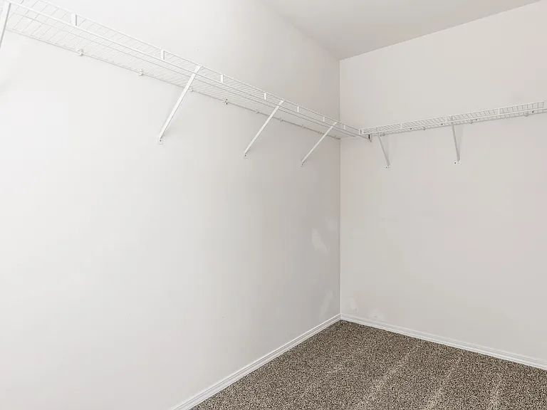 331 Heritage Commons Cir — Photo 15