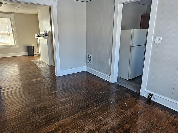 5th image of 563 E 118th St