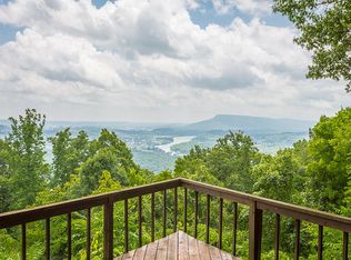 1040 Lower Brow Rd, Signal Mountain, TN 37377