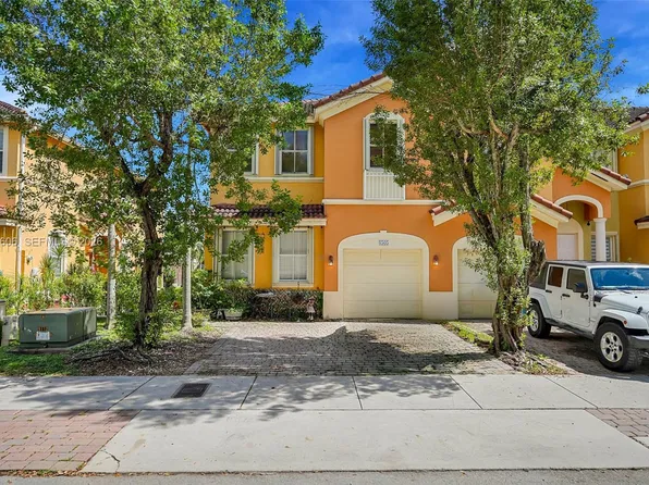 8505 SW 165th Pl, Miami, FL 33193