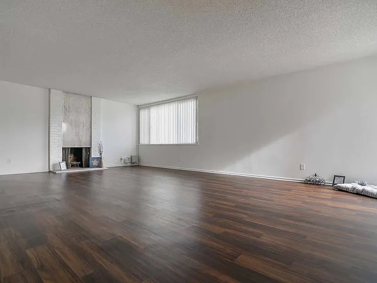 Park Avenue Apartments — Photo 9