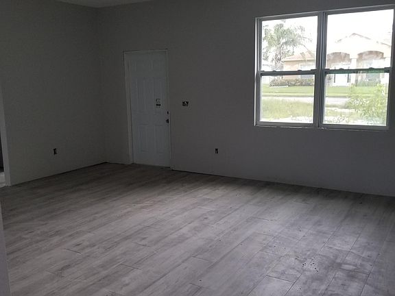 5th image of 3980 Tangle Dr