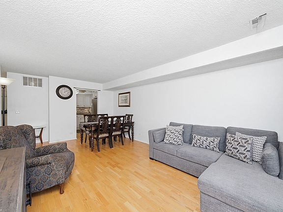4th image of 520 Biesterfield Rd APT 122B