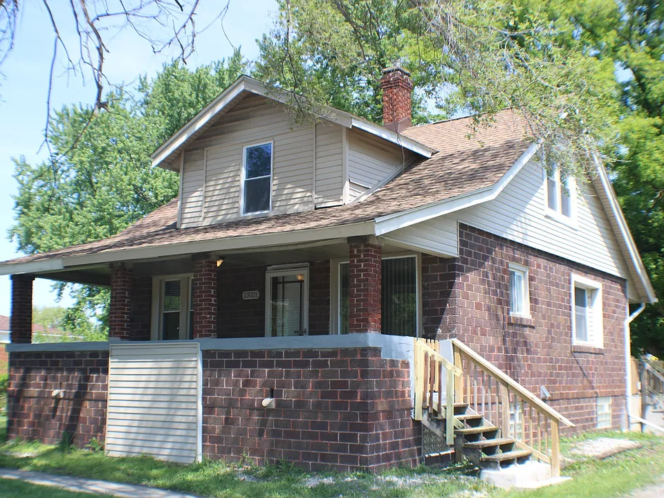 13021 E Thirteen Mile Rd