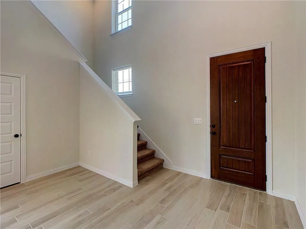 4 bed, 3.0 bath, 3002 sqft, $2,995 — Photo 4