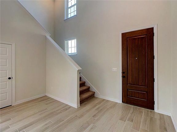 4th image of 2304 La Mirada St