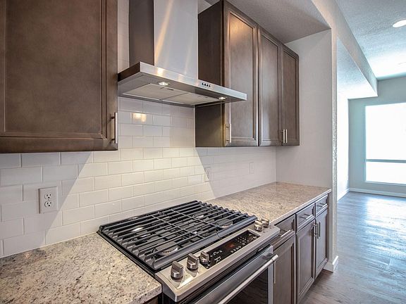 4th image of 1268 E Asbury Ave