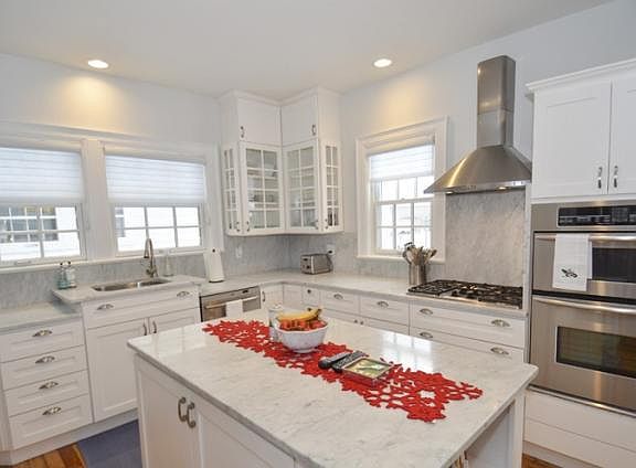 3rd image of 405 Peashway St