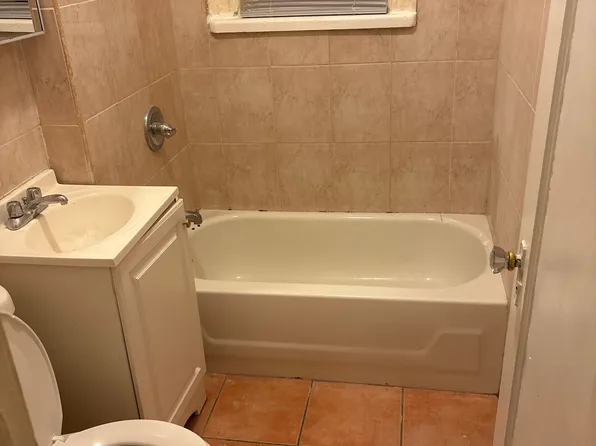 135-137 40th Street image 7 of 11