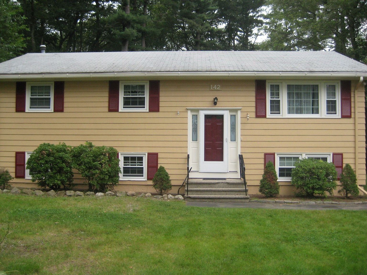 142 Mill St, Burlington, MA 01803 | Zillow