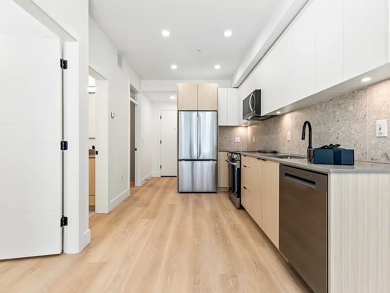 13455 94a Ave #211 — Photo 11