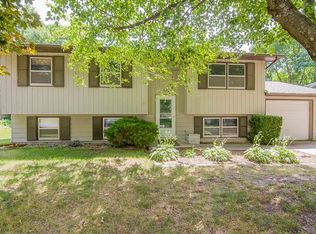 808 8th St, Kalona, IA 52247