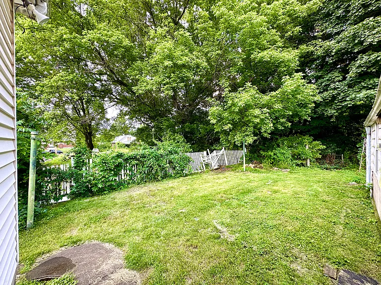 419 Bartram Ave — Photo 15