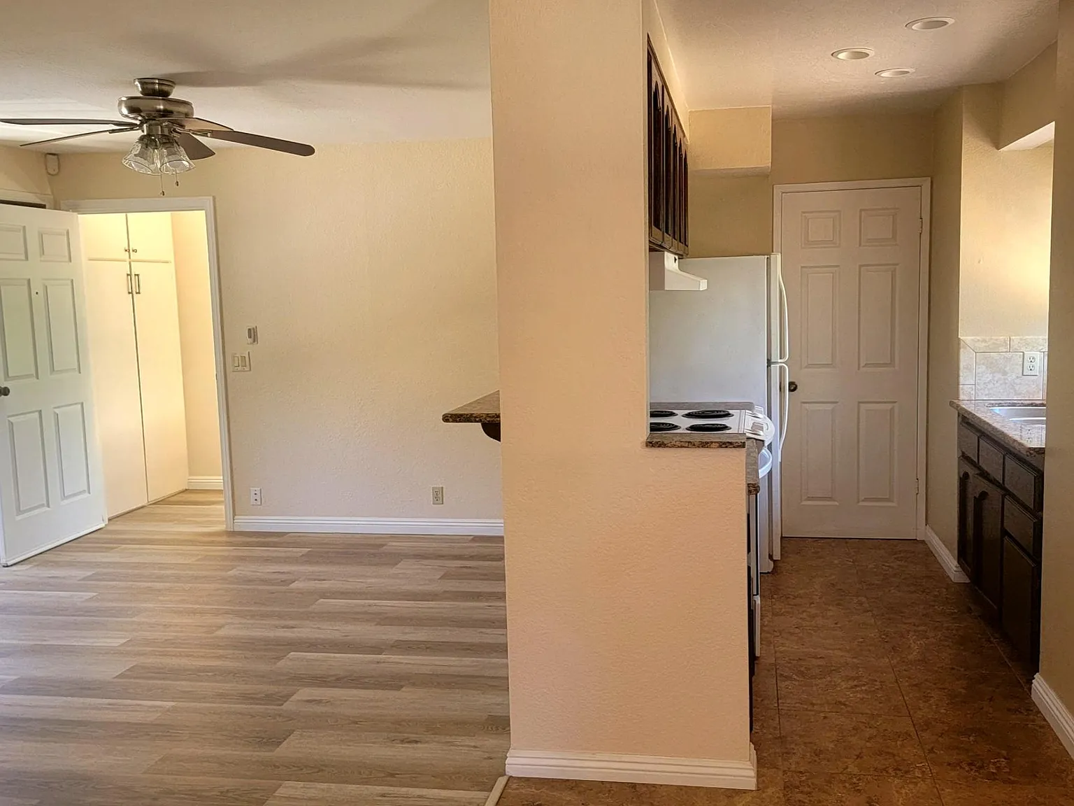 1033 S Ridge Dr — Photo 3