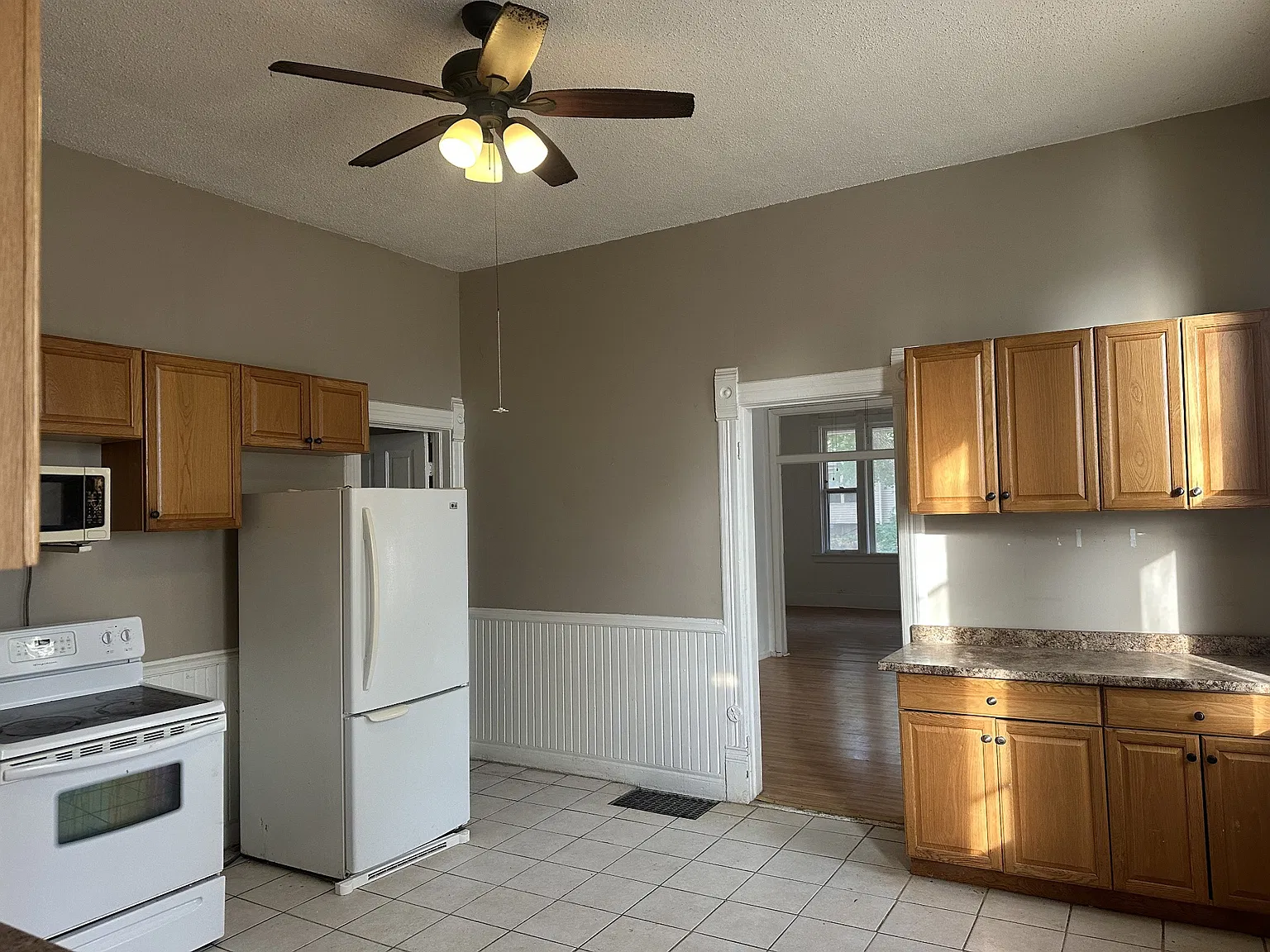 3 bed, 1300 sqft, $1,475 — Photo 3