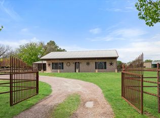 504 N Texas St, Tioga, TX 76271