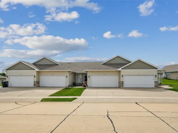 6373 Muirfield Dr SW, Cedar Rapids, IA 52404